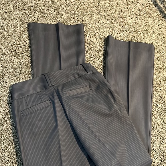Banana Republic Martin Fit Unlined Grey Pinstripe Dress Pants - NWOT. - Picture 6 of 6